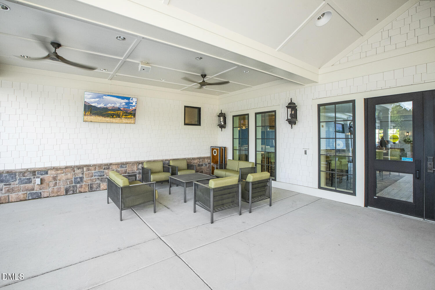 1605 Plover Circle