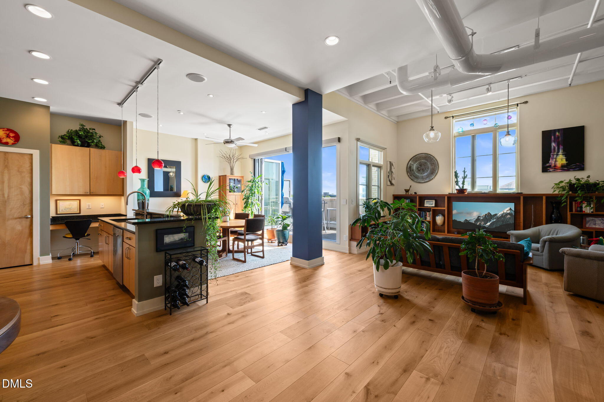 103 W Main Street # 404