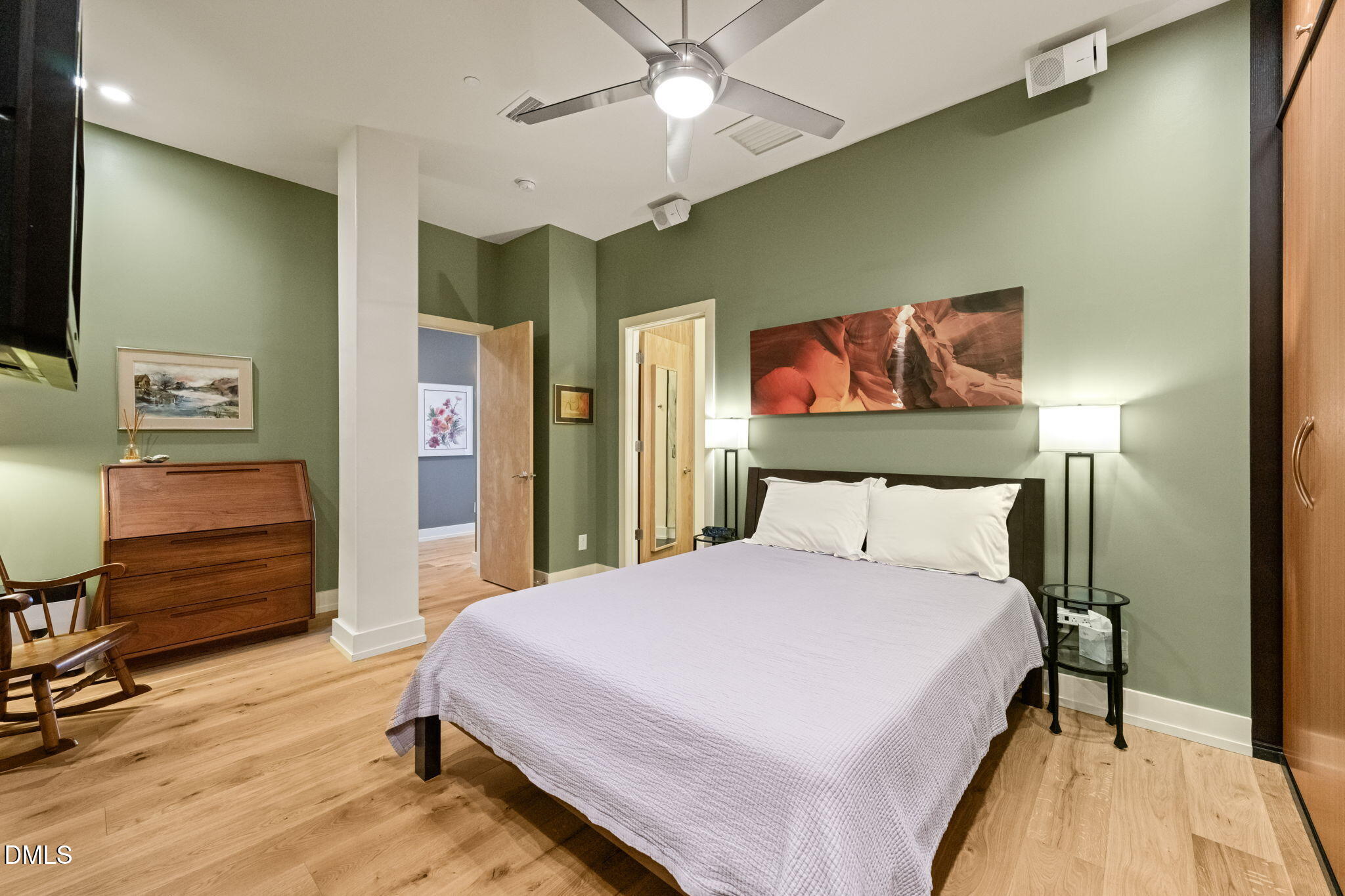 103 W Main Street # 404