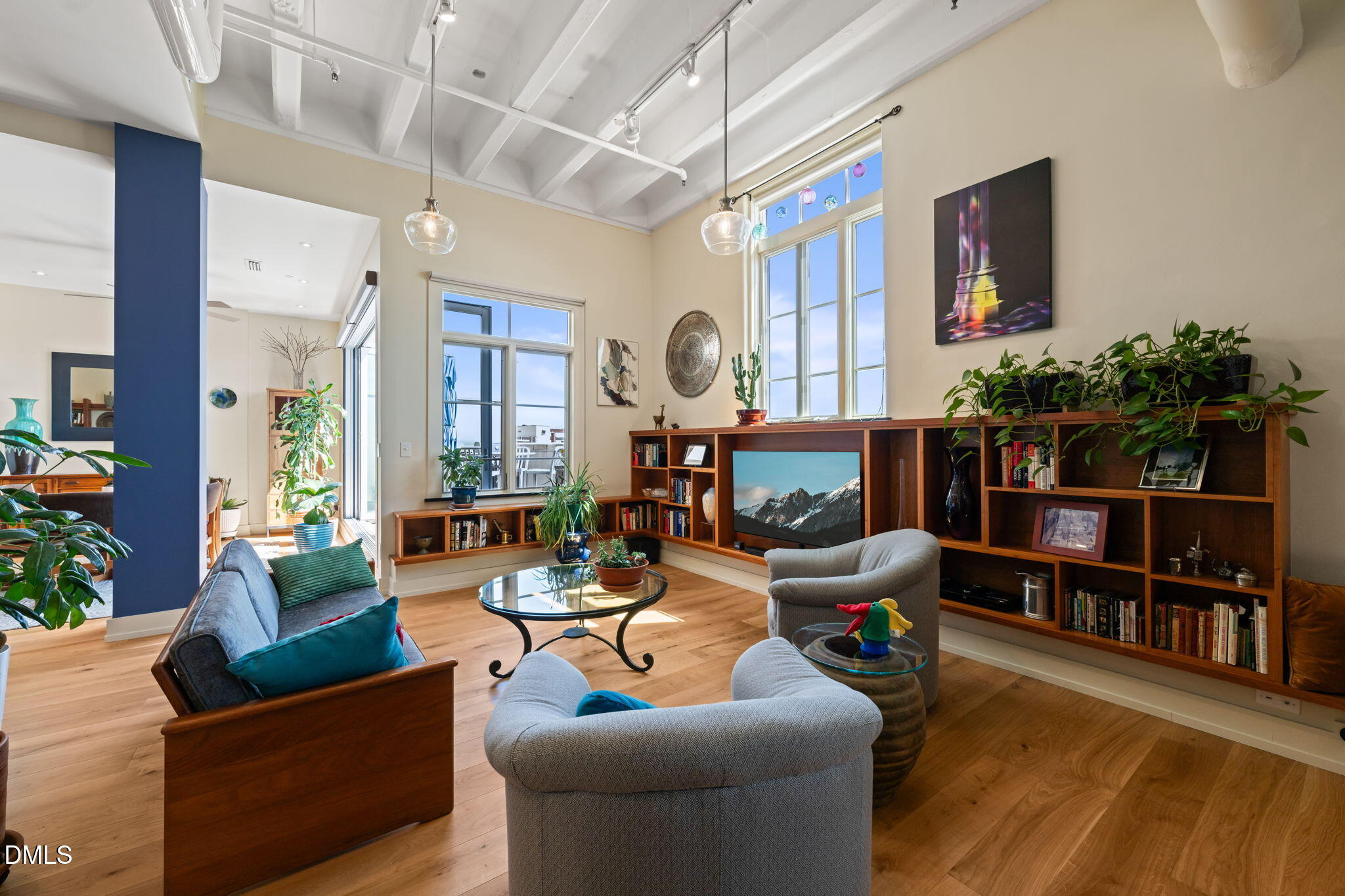 103 W Main Street # 404
