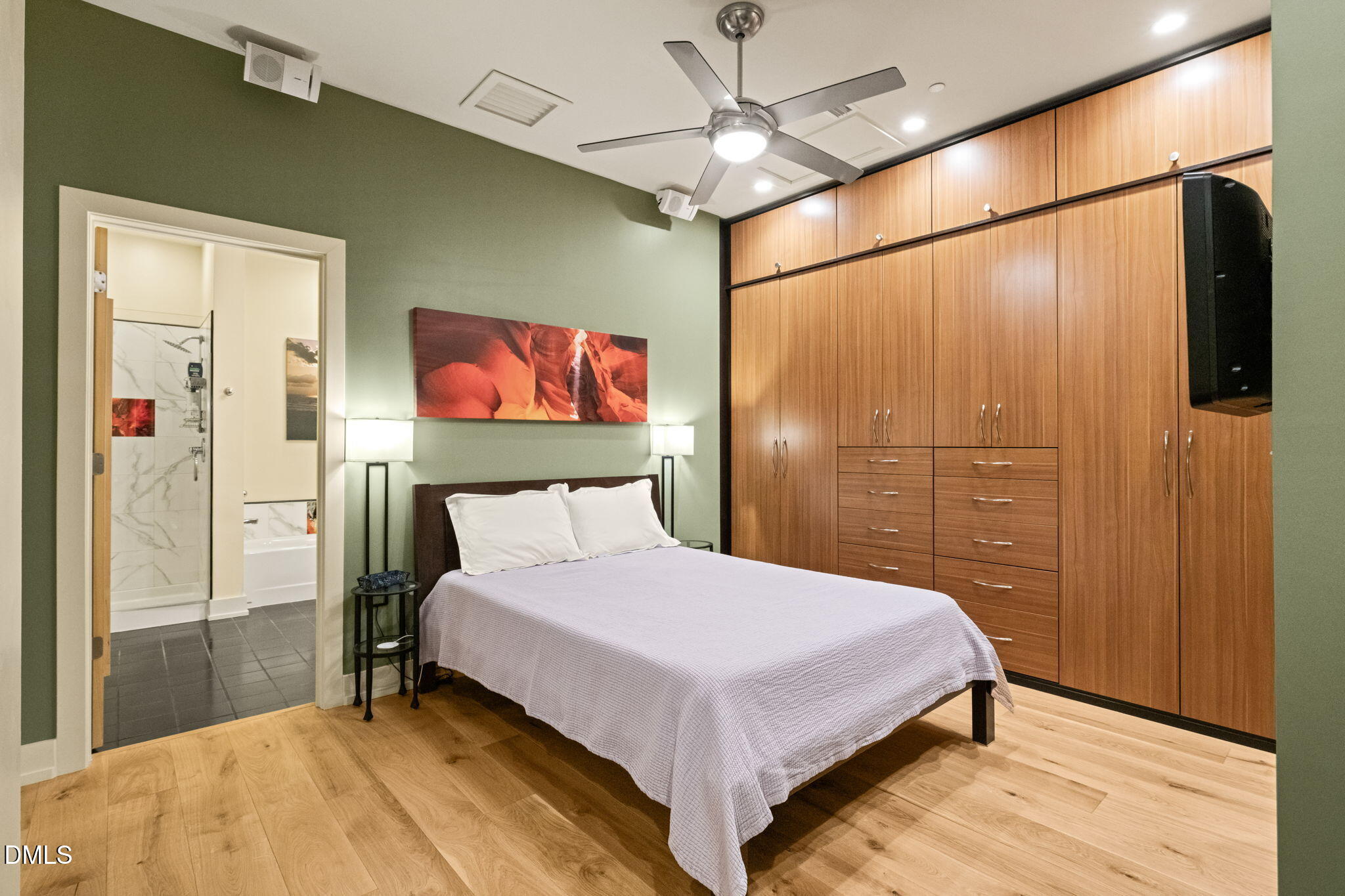 103 W Main Street # 404