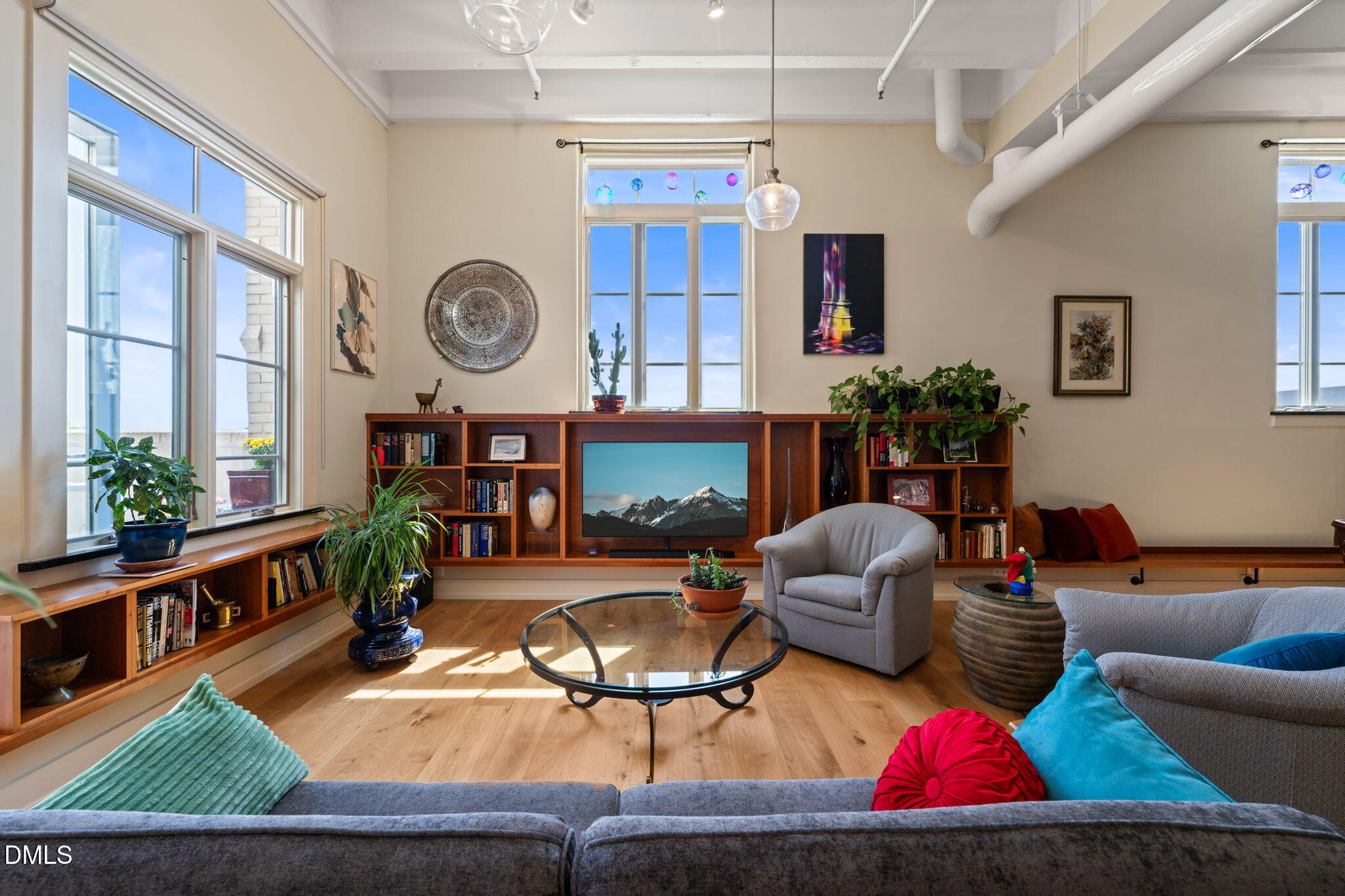 103 W Main Street # 404