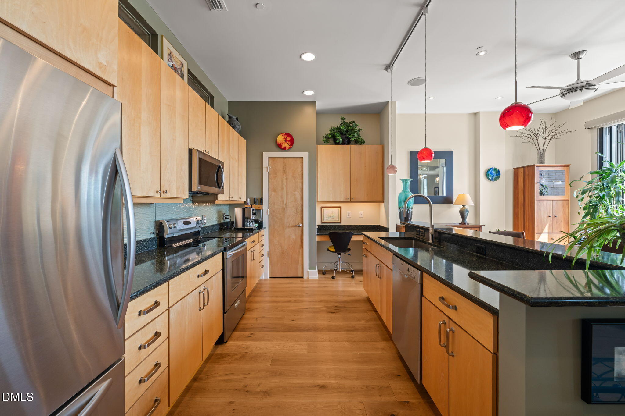 103 W Main Street # 404