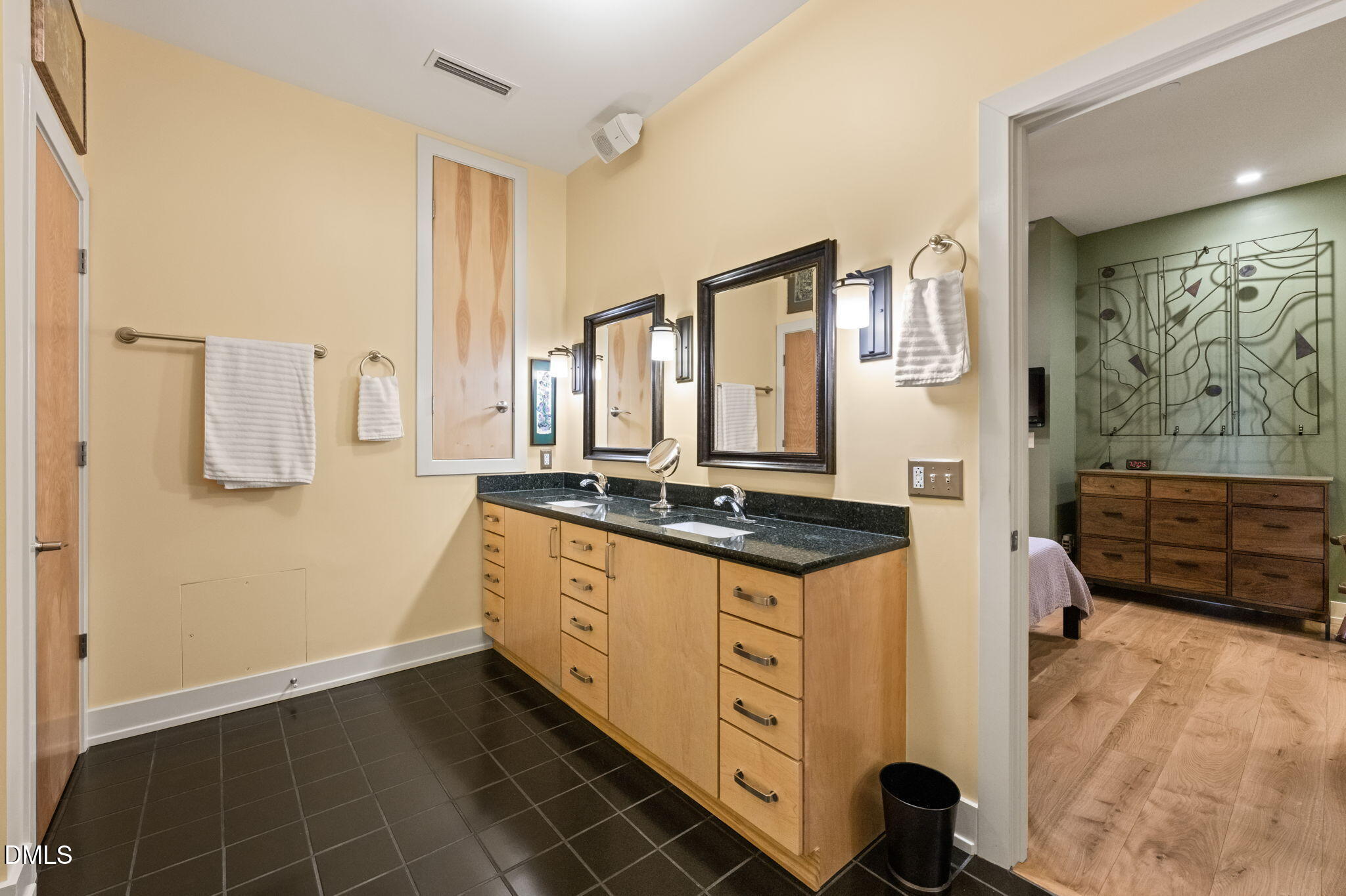 103 W Main Street # 404