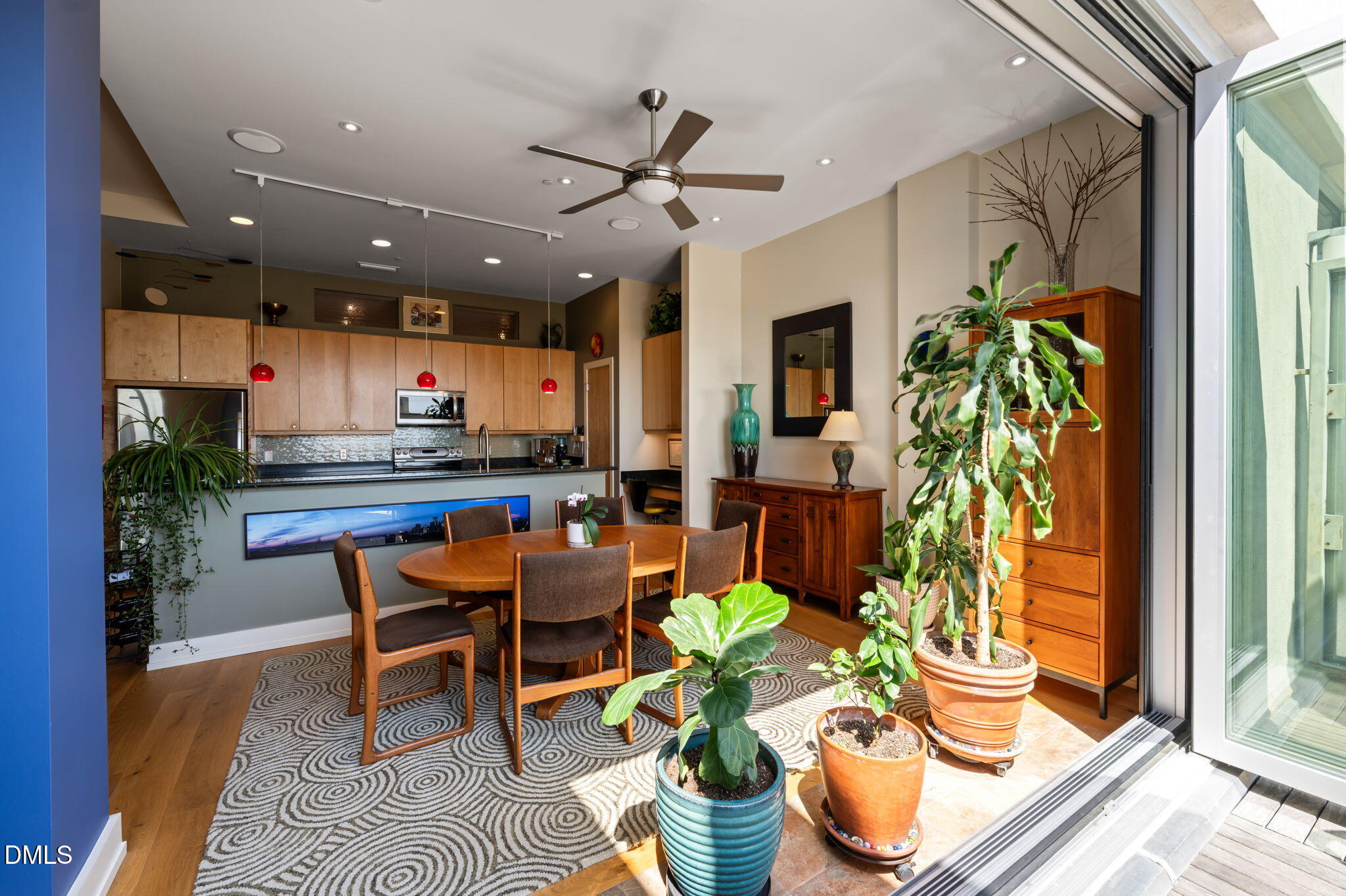 103 W Main Street # 404