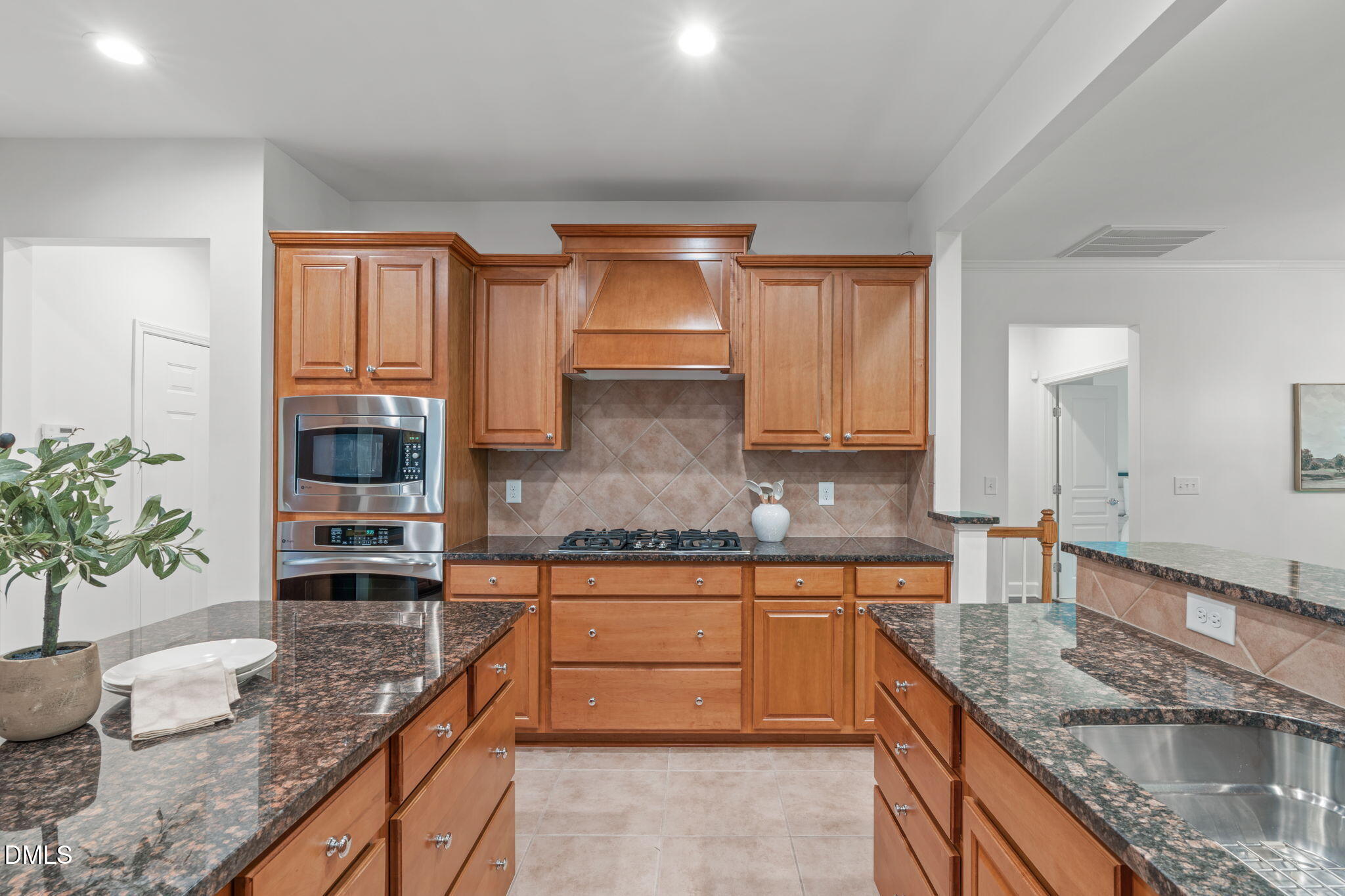 1424 Marsalis Way