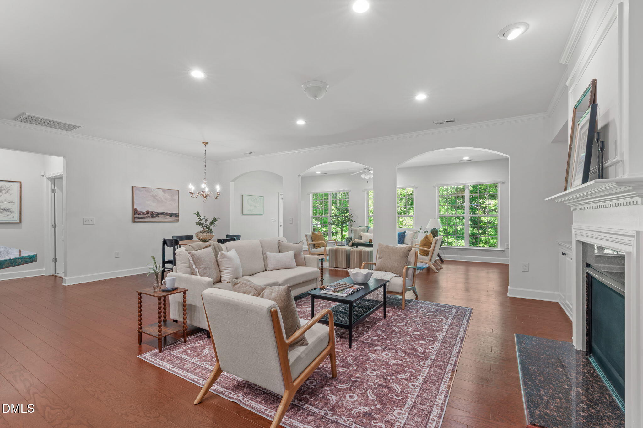 1424 Marsalis Way