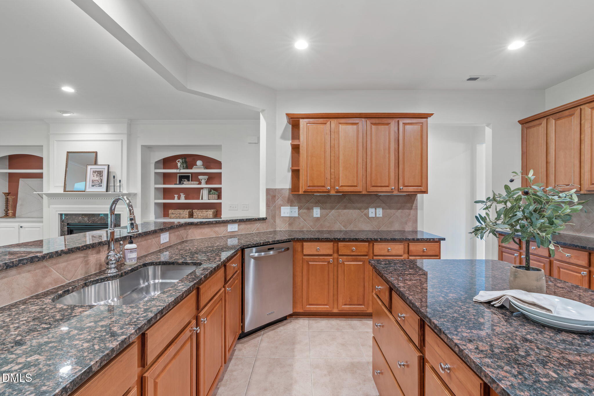 1424 Marsalis Way