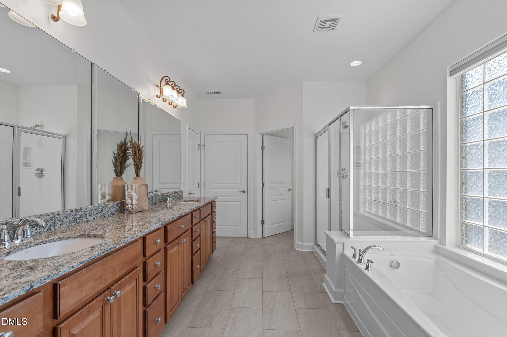 1424 Marsalis Way