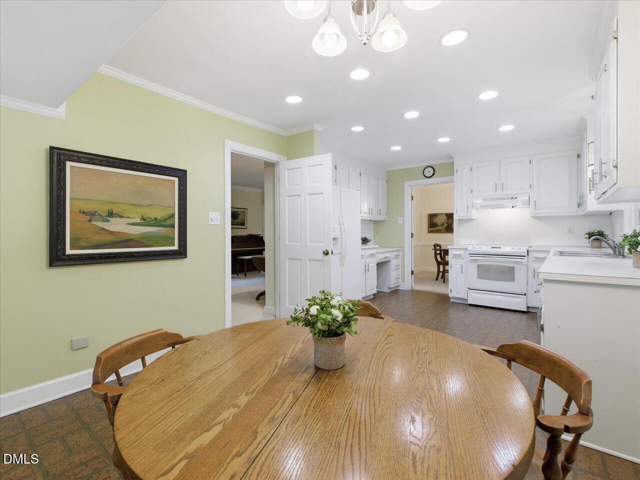 5209 Dutchman Drive