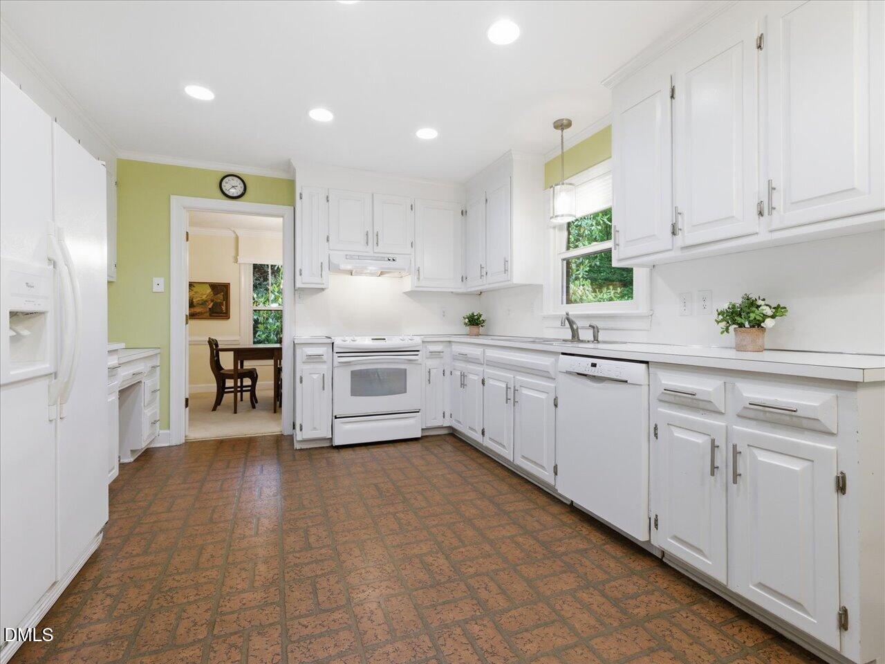 5209 Dutchman Drive