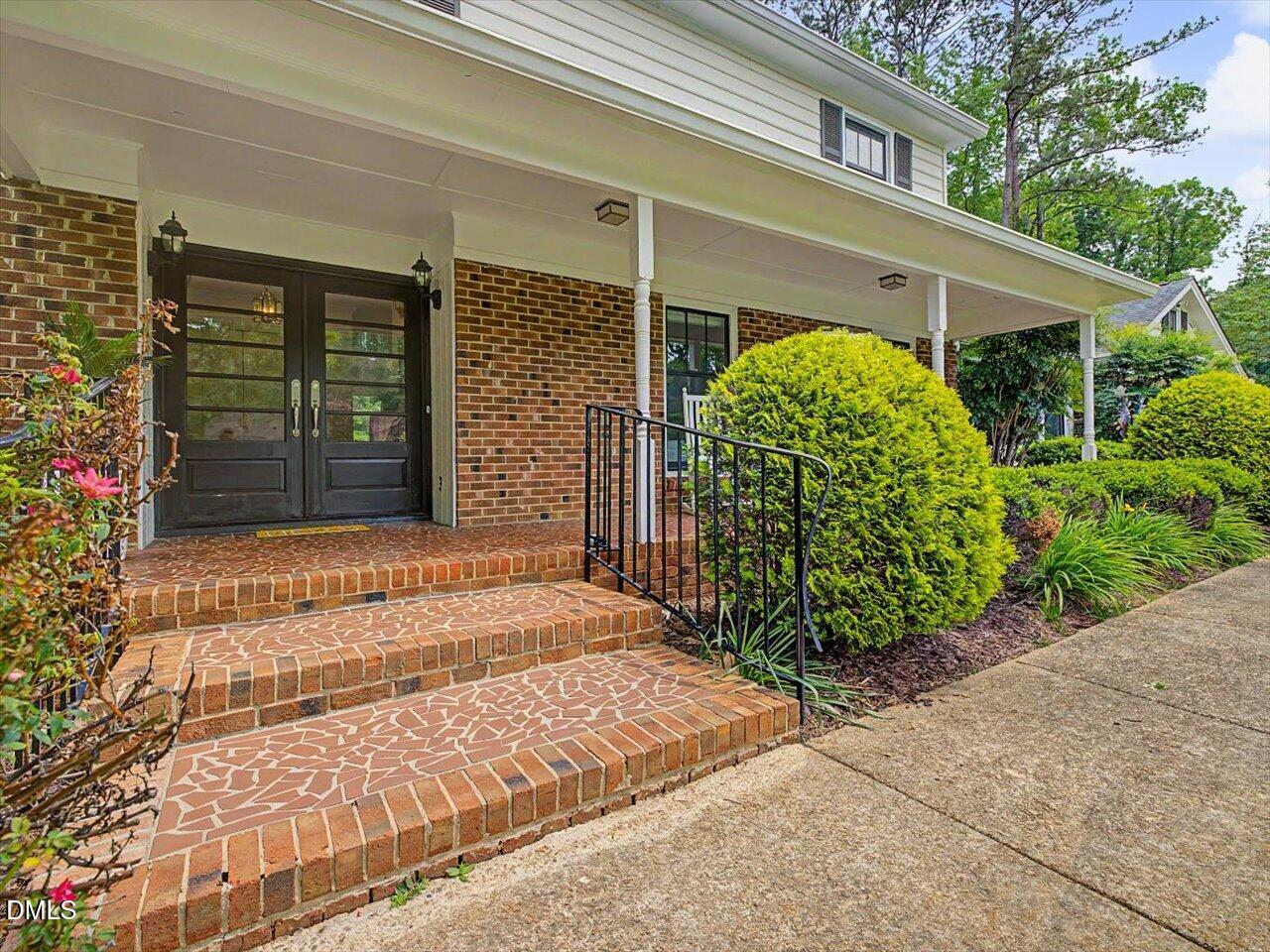 5209 Dutchman Drive