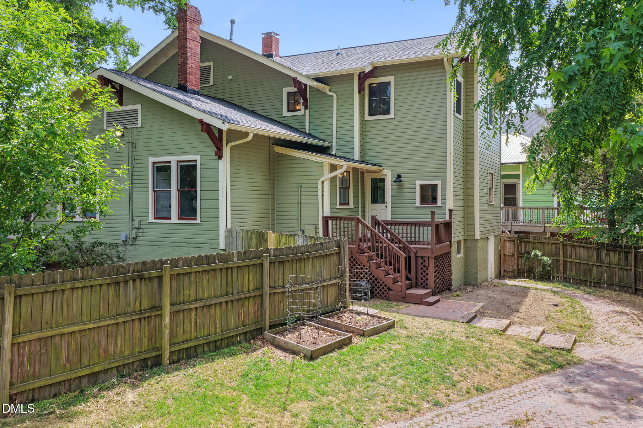 325 E Trinity Avenue