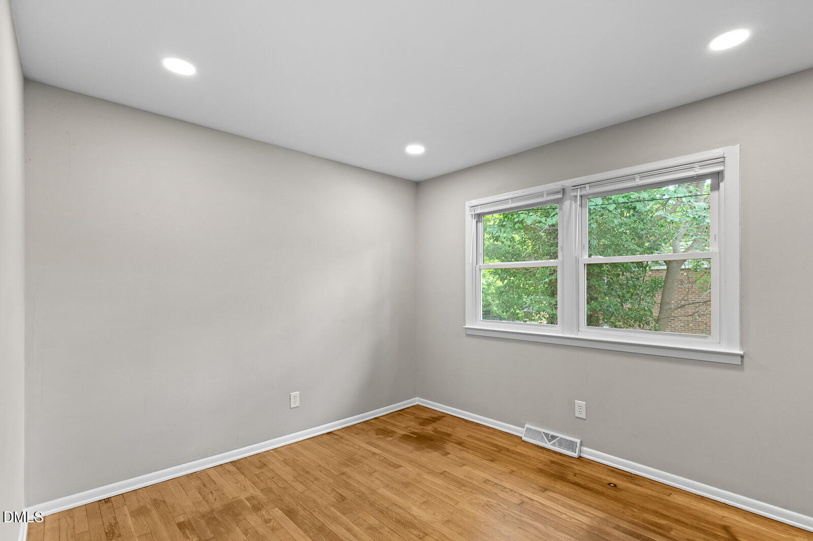914 Edison Road