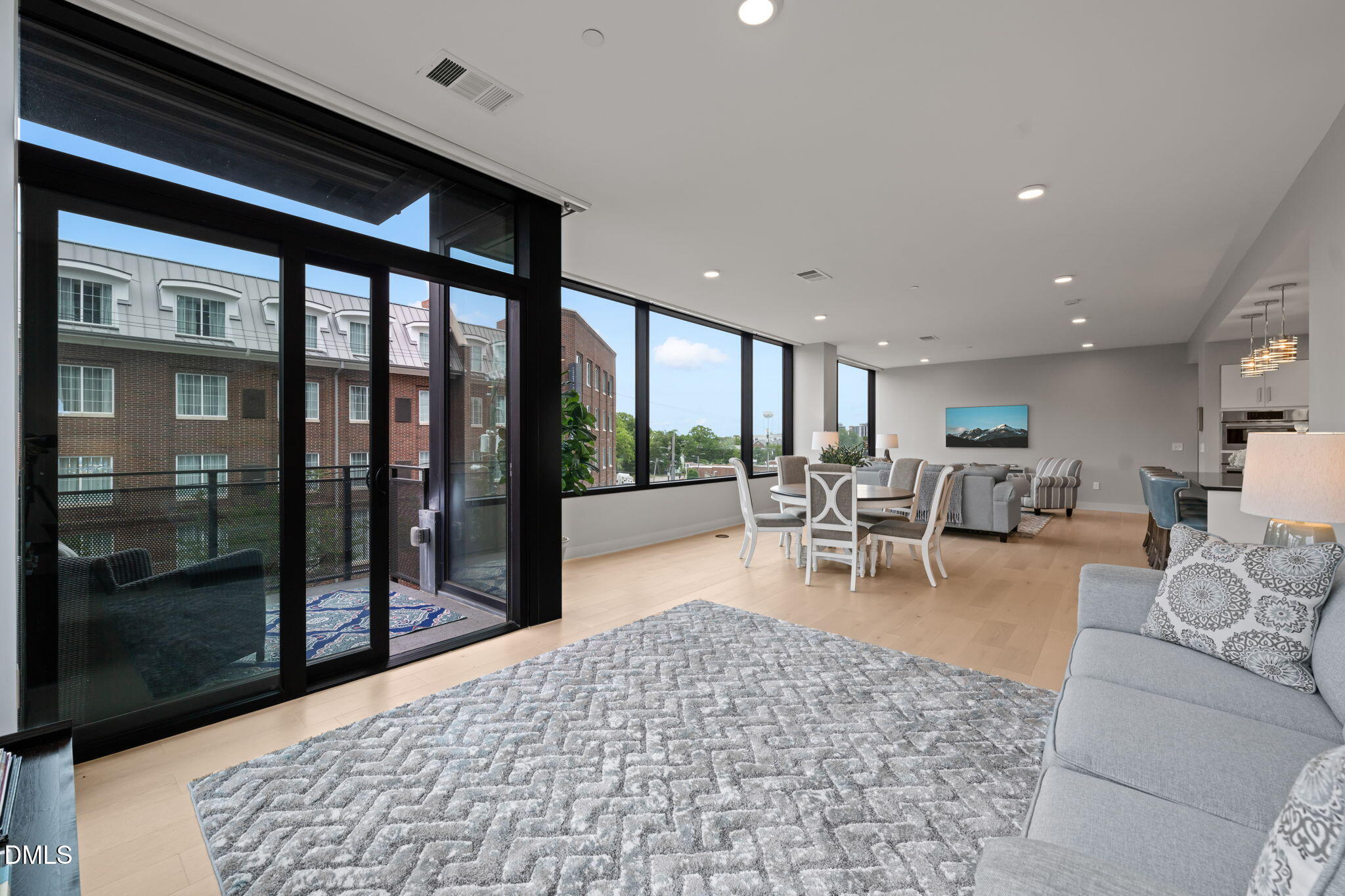 1105 W Main Street Unit 304