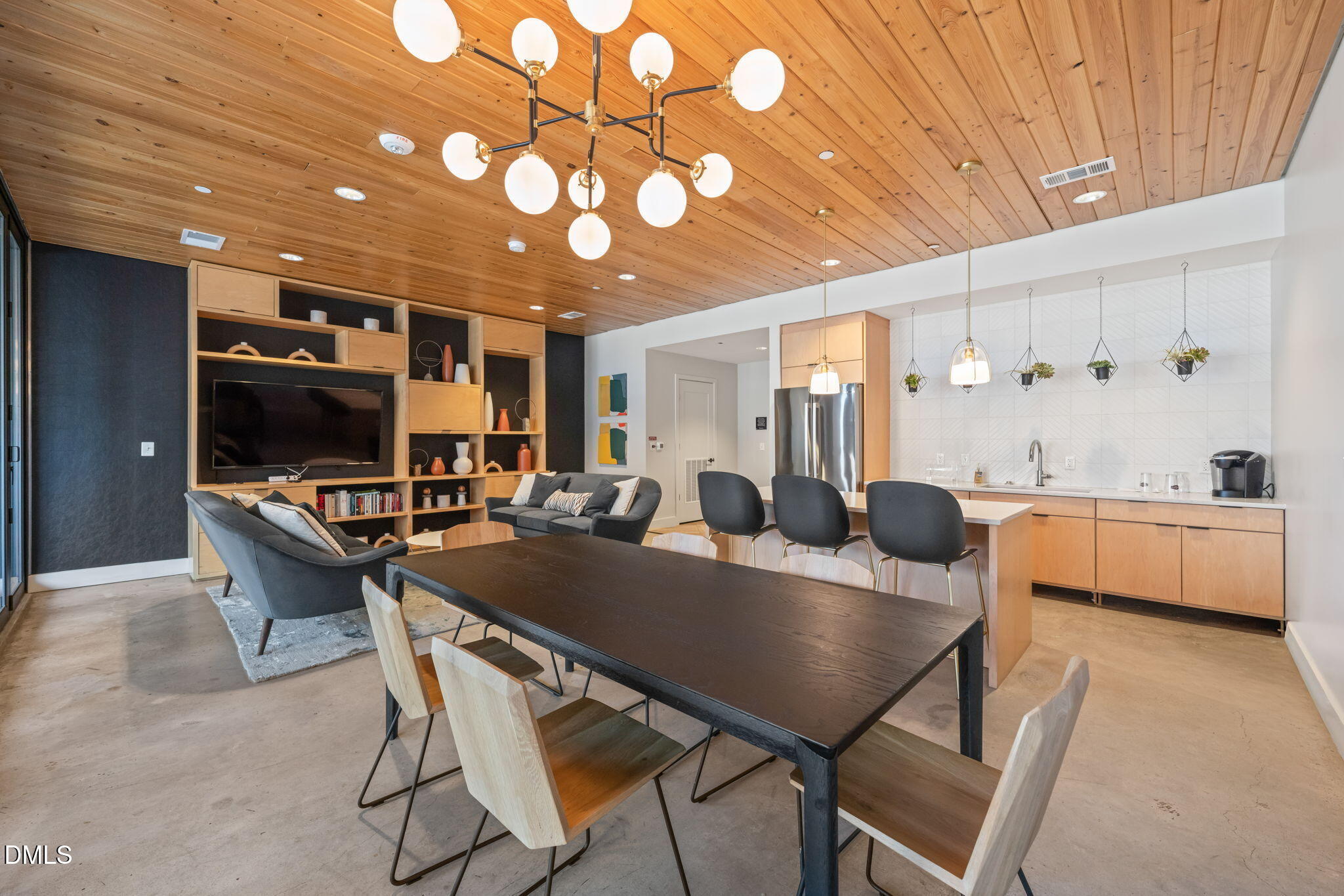1105 W Main Street Unit 304