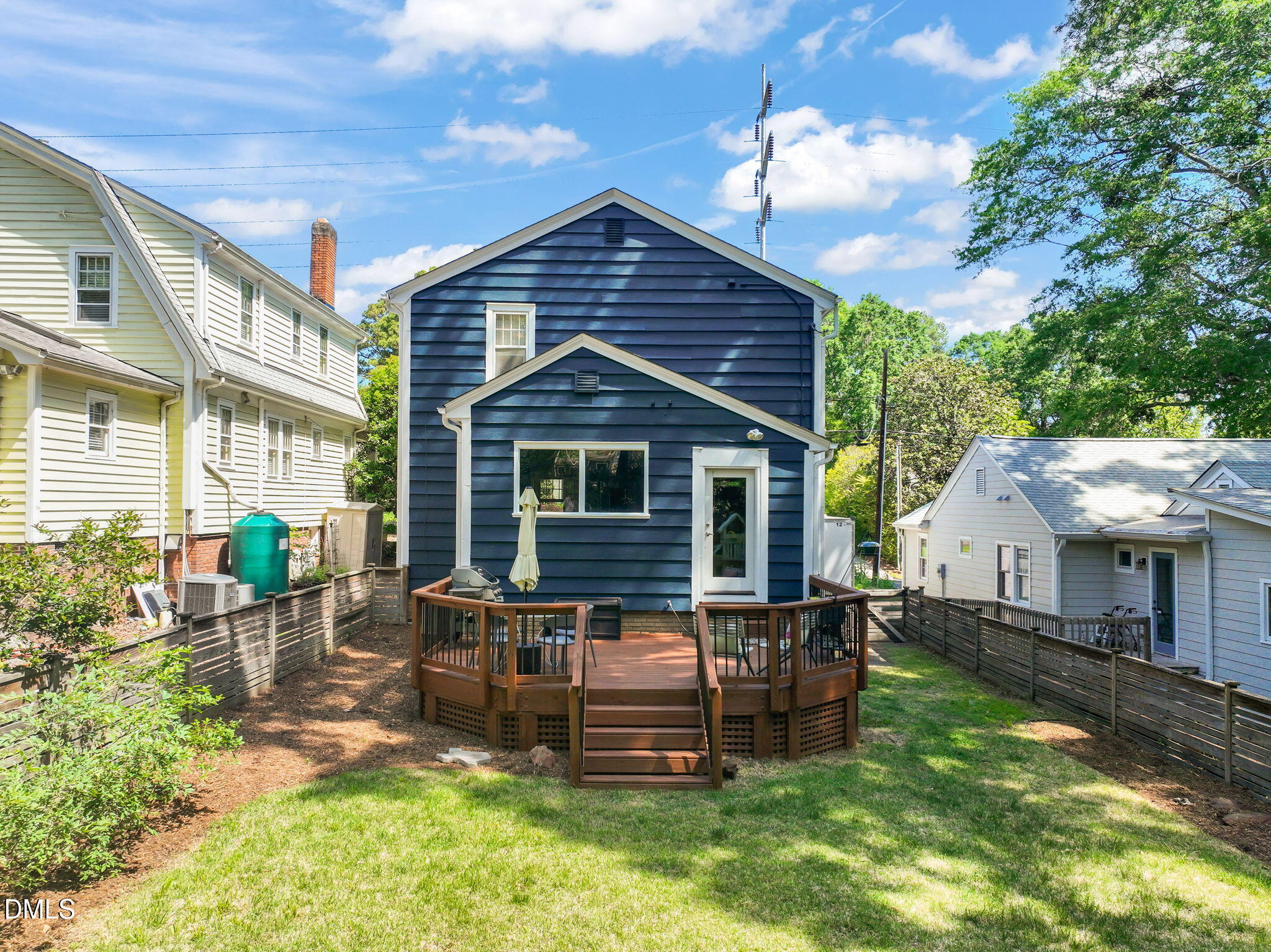 909 Green Street