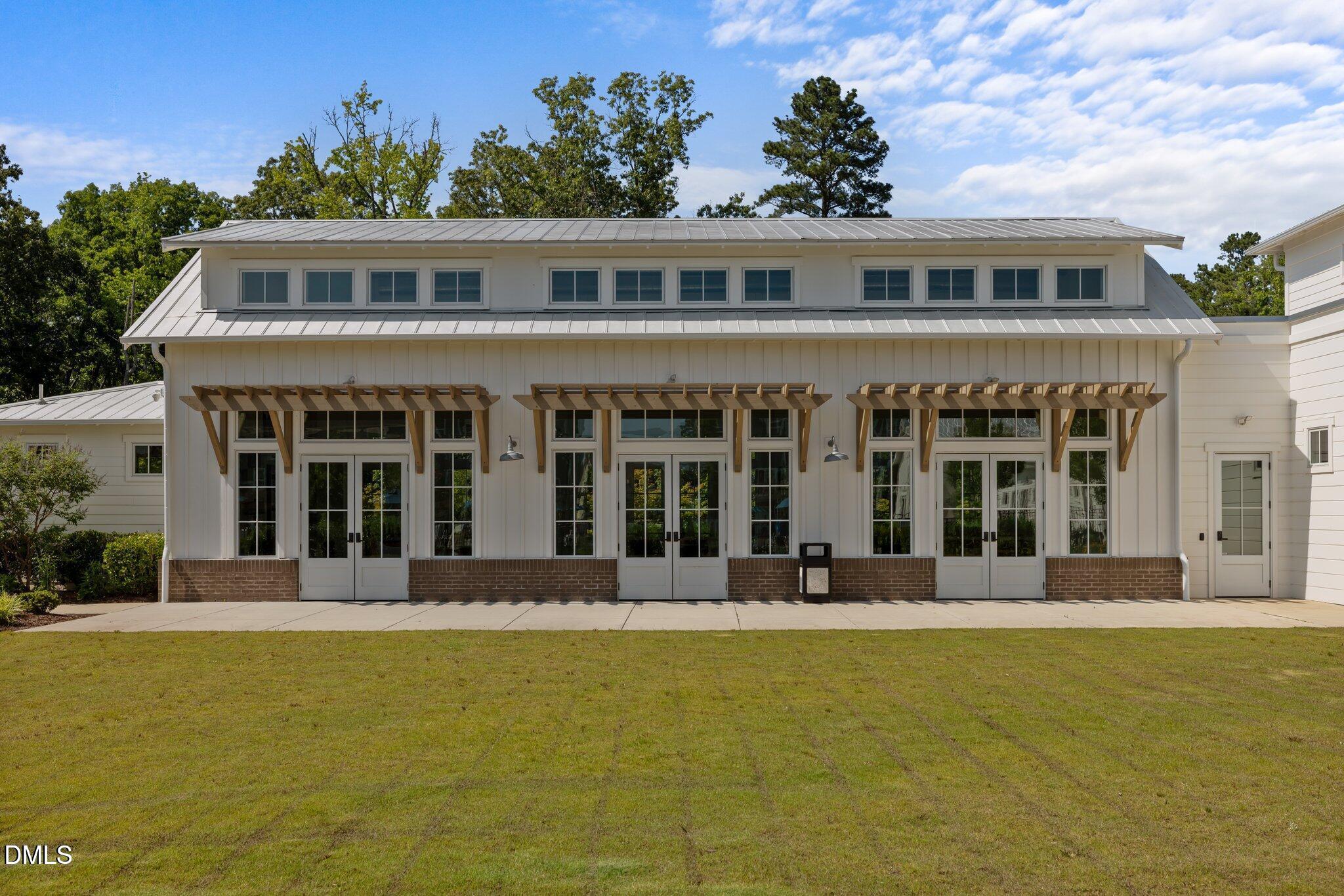 1003 Whitehall Circle