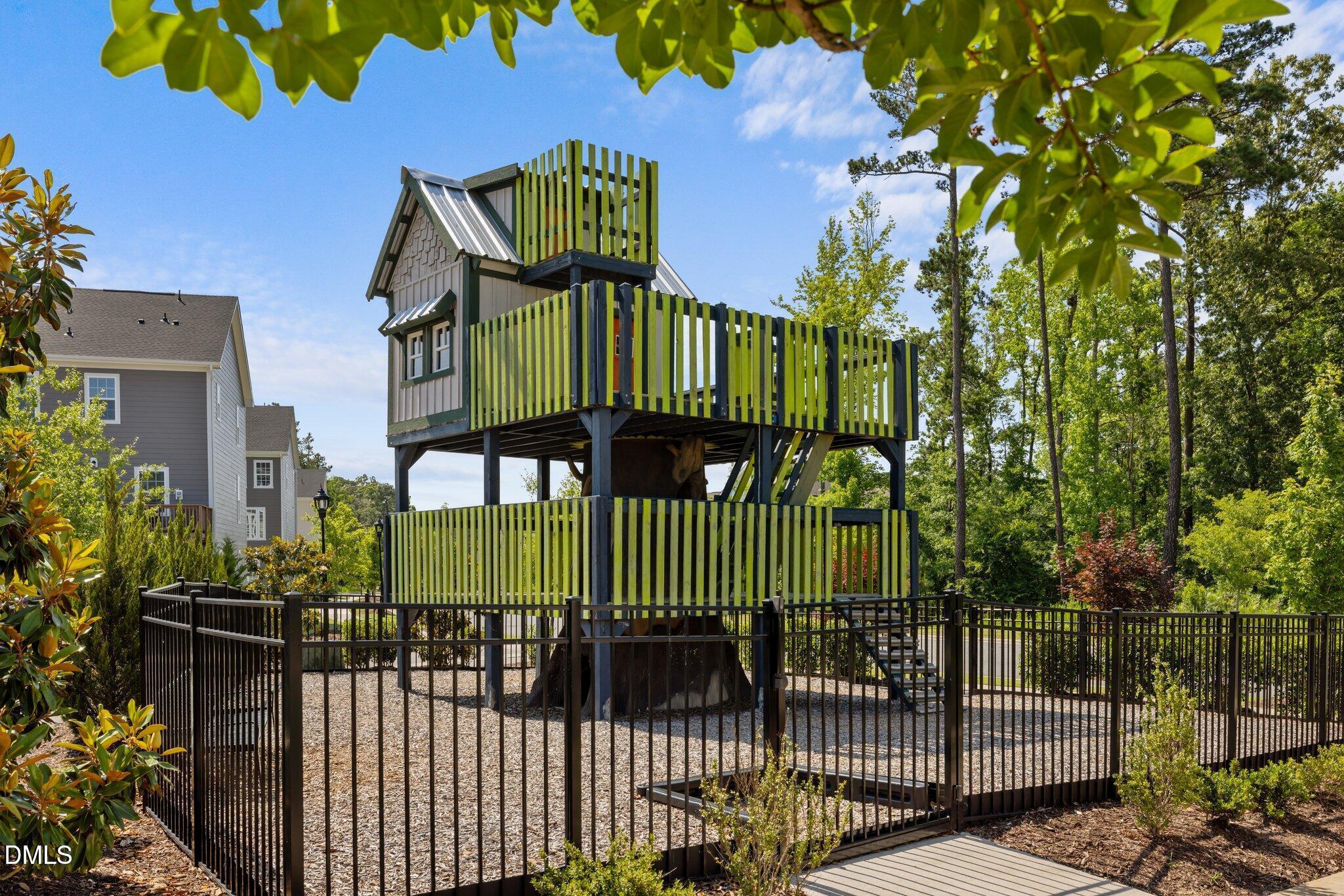 1003 Whitehall Circle