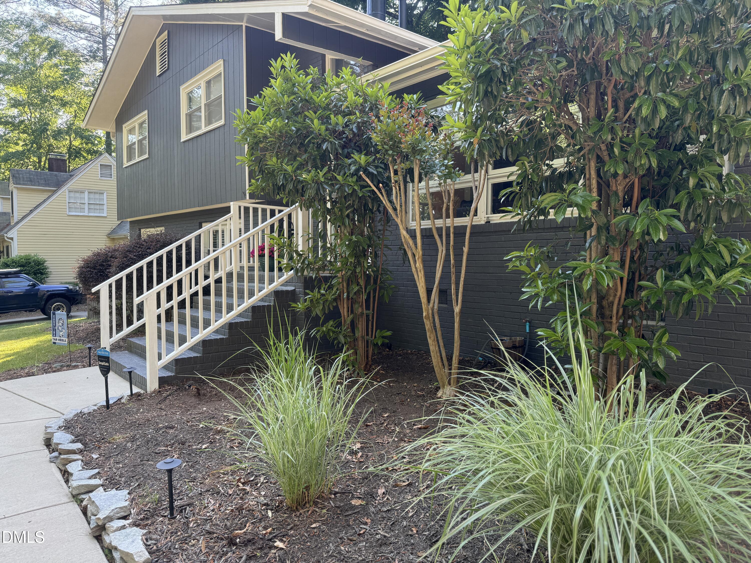 2476 Foxwood Drive