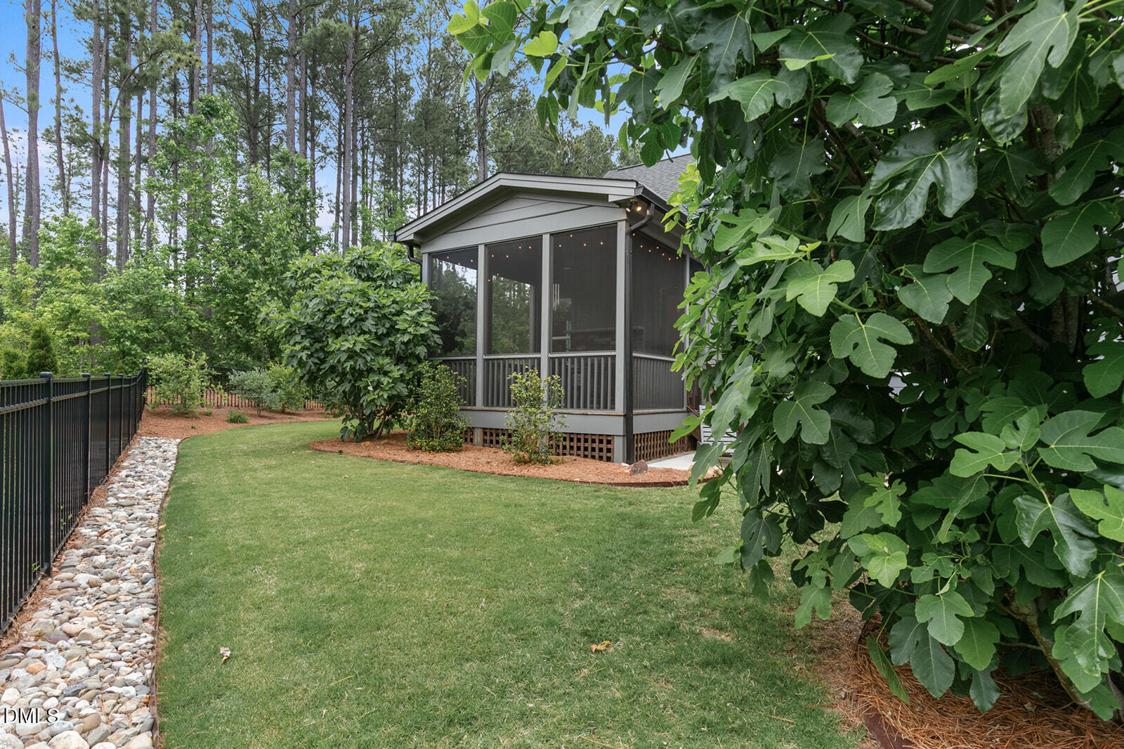 2216 Meadowcreek Drive