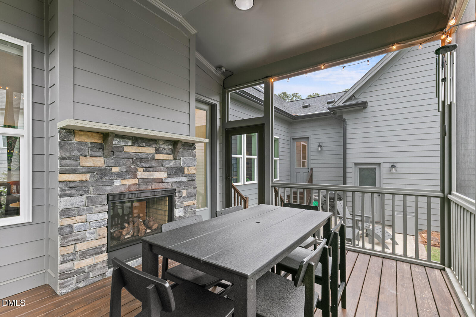 2216 Meadowcreek Drive