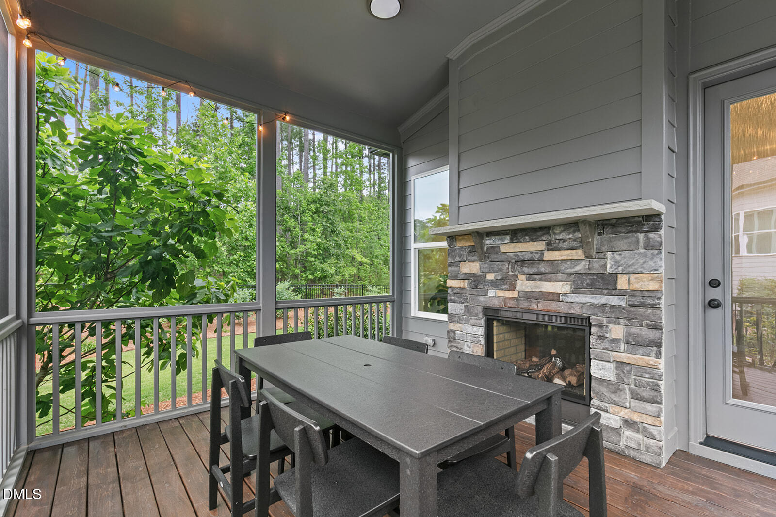 2216 Meadowcreek Drive