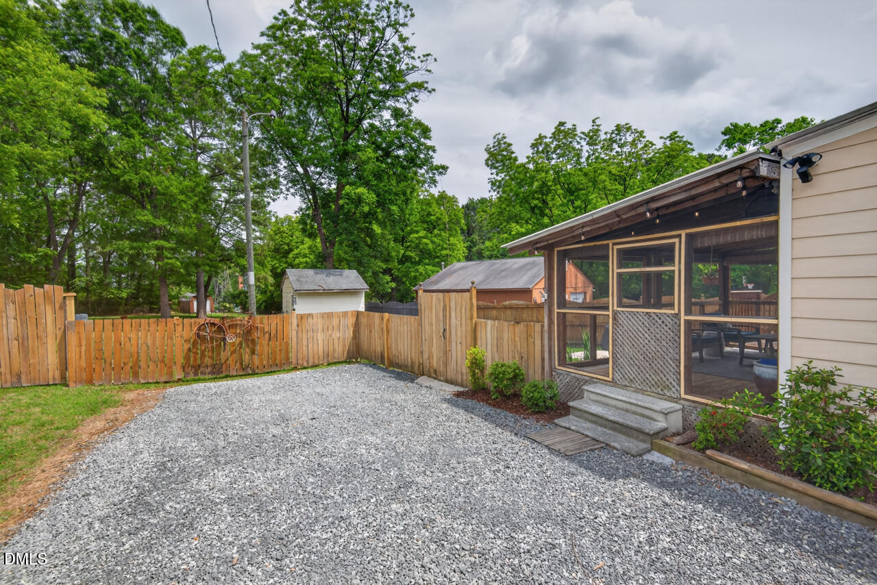 1225 Lynn Road