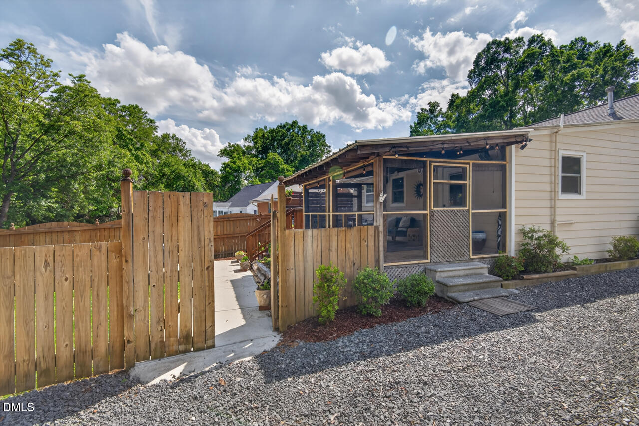 1225 Lynn Road