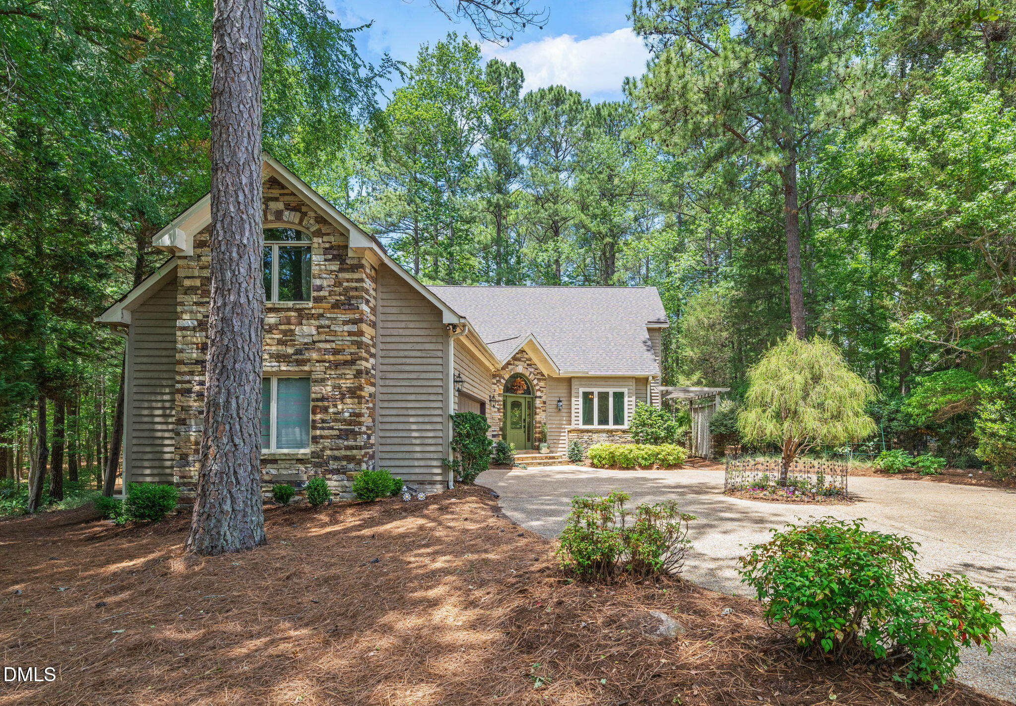 4 Hunters Green Court