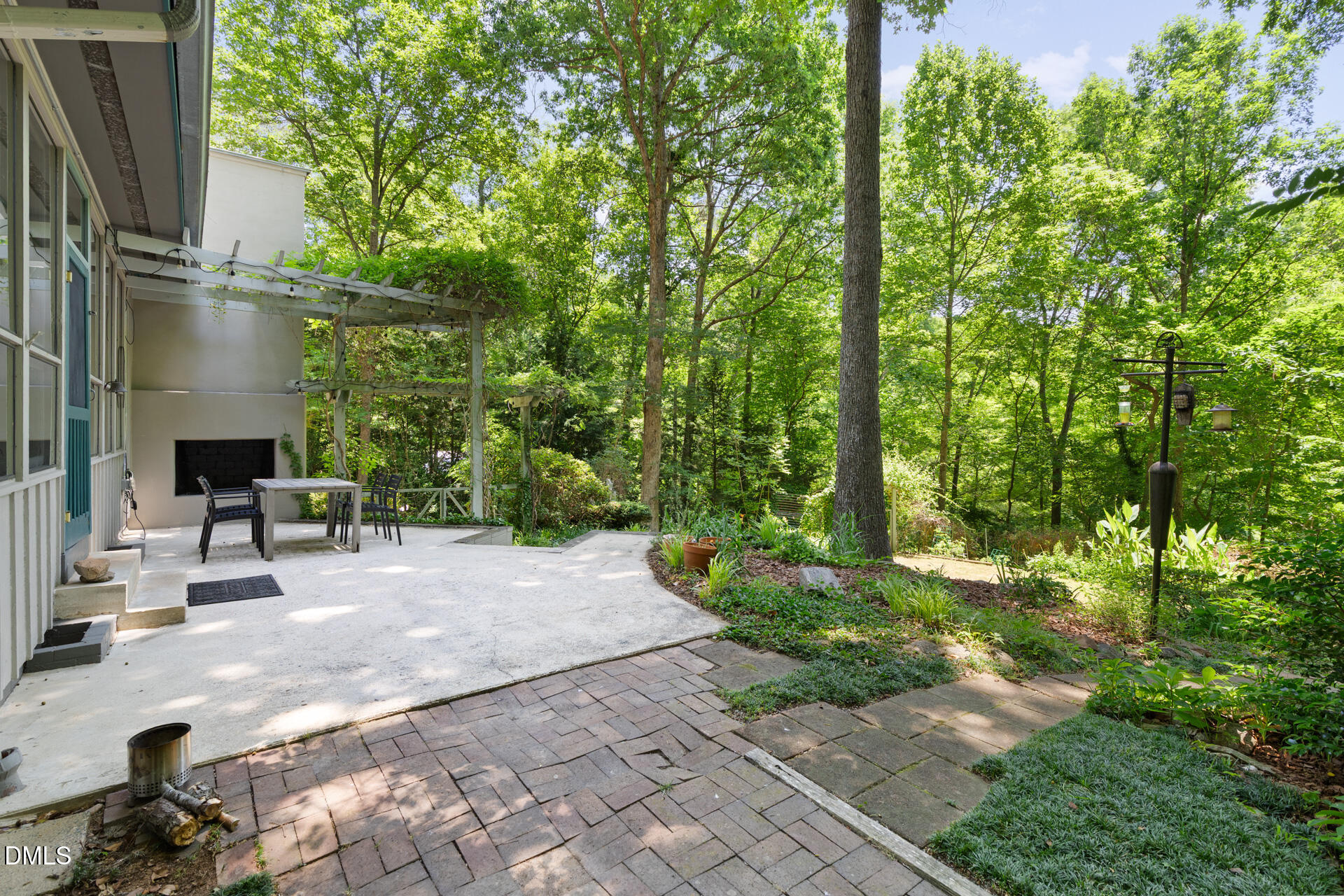 1120 Sourwood Drive