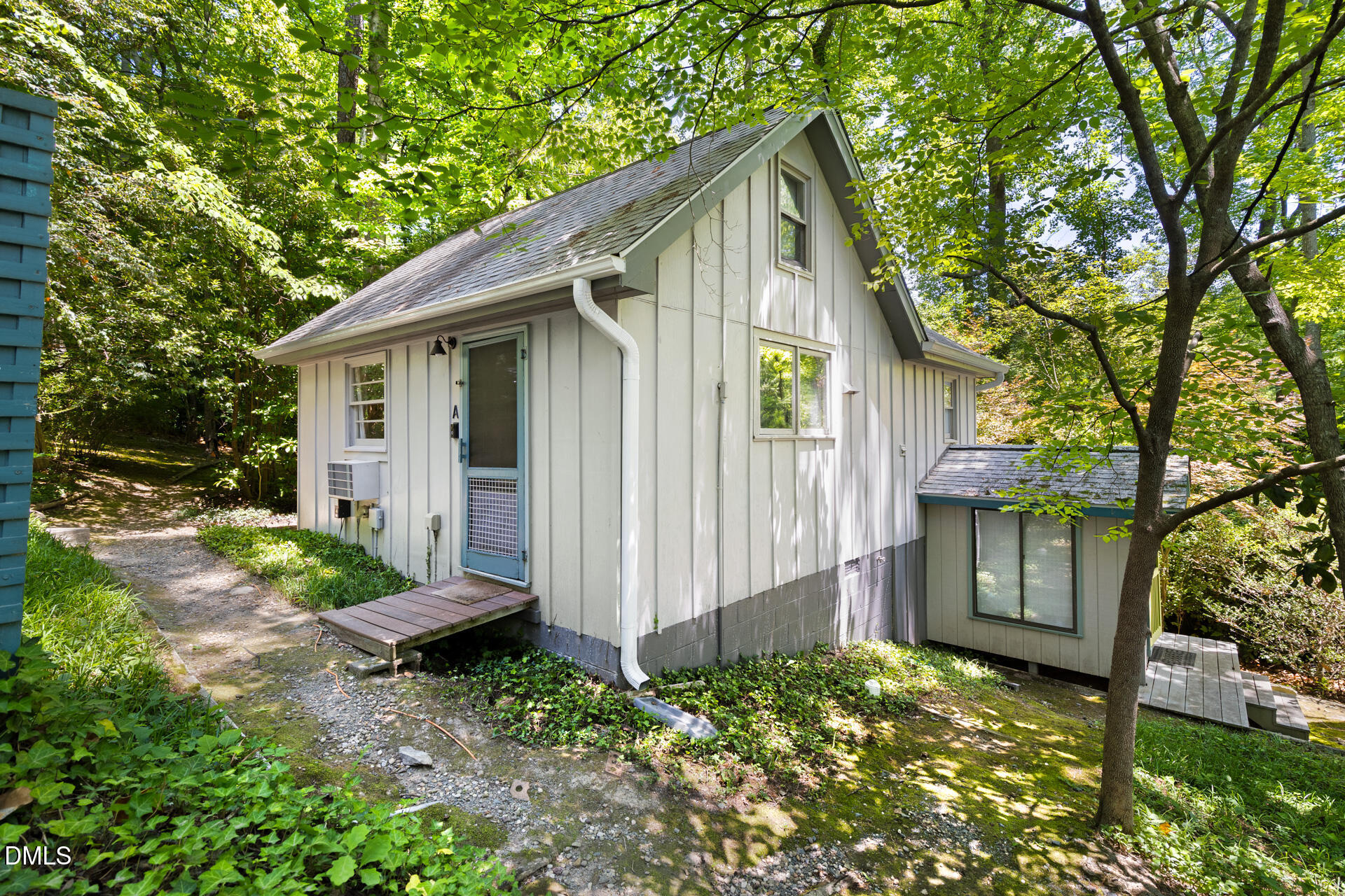 1120 Sourwood Drive