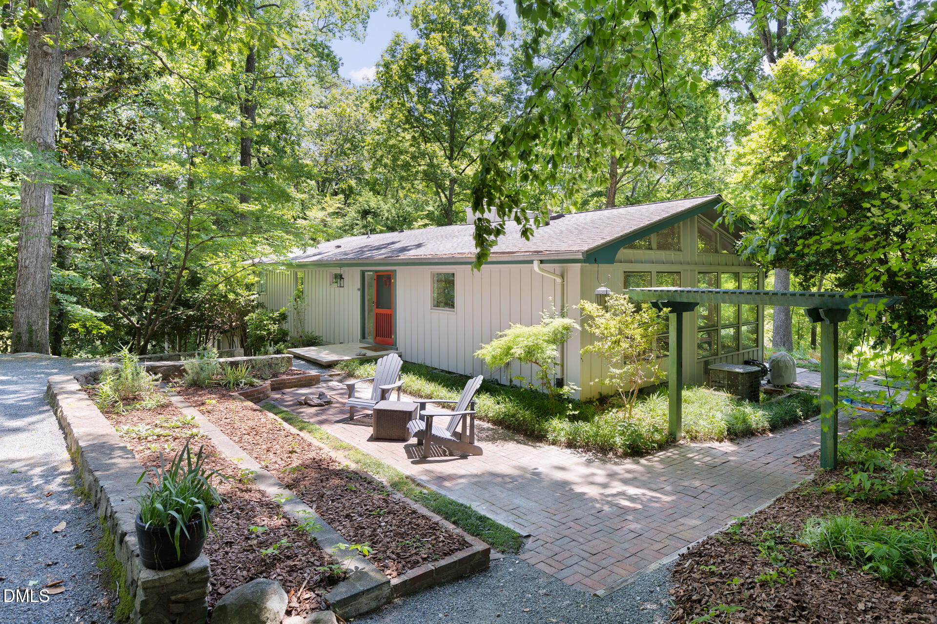 1120 Sourwood Drive