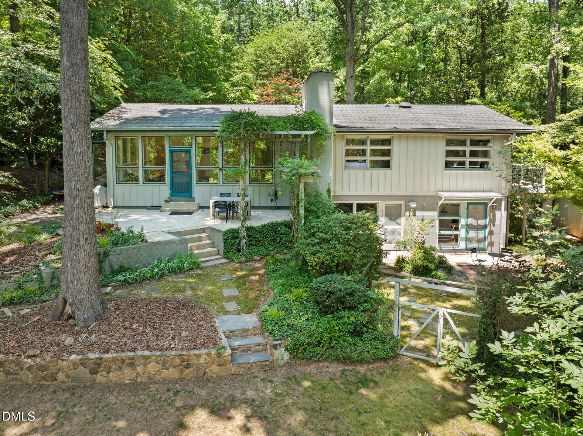 1120 Sourwood Drive
