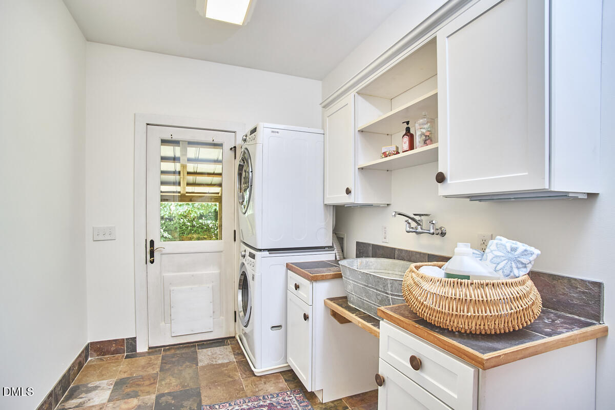 3110 Carriage Trail