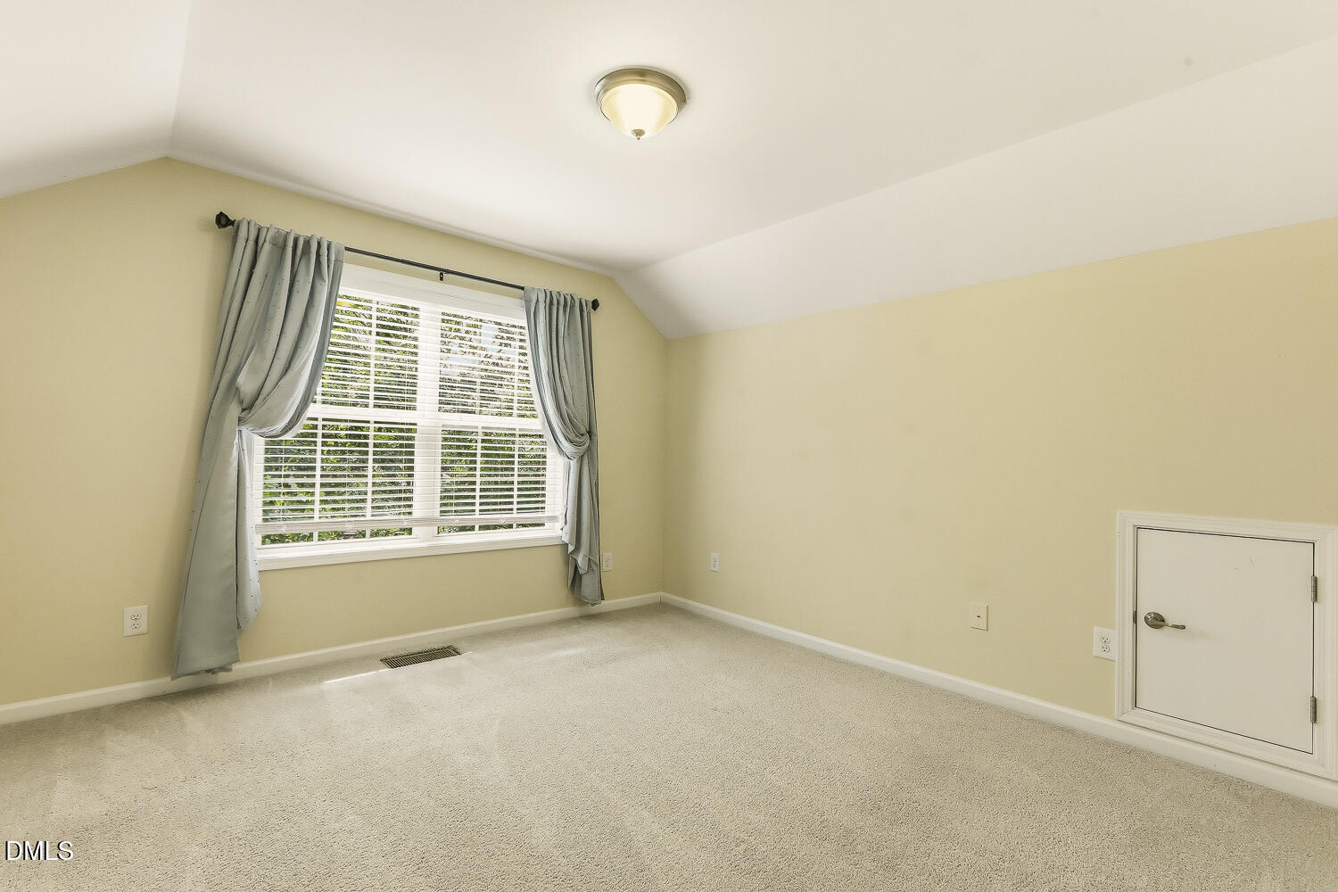 113 Somers Lane