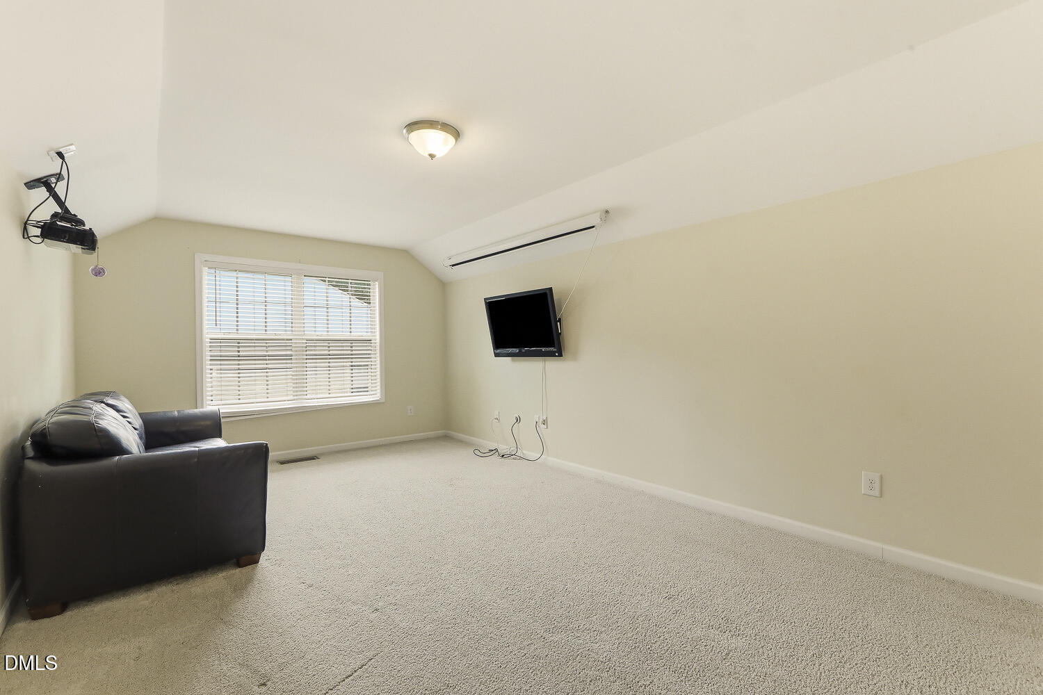 113 Somers Lane