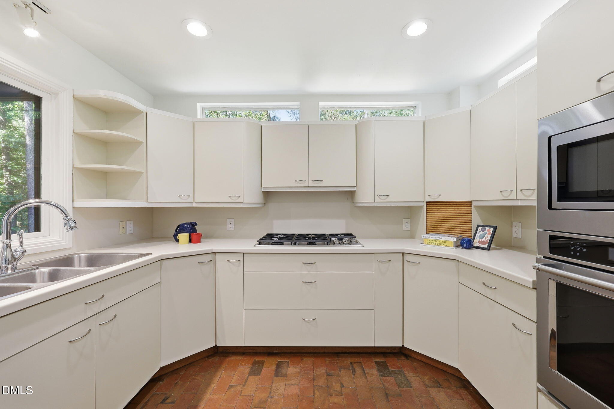 910 Tarik Drive