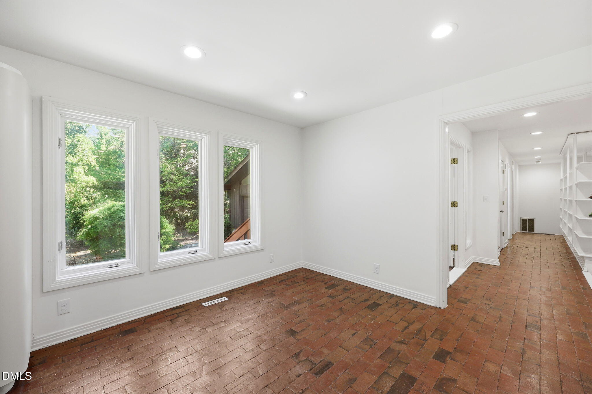 910 Tarik Drive