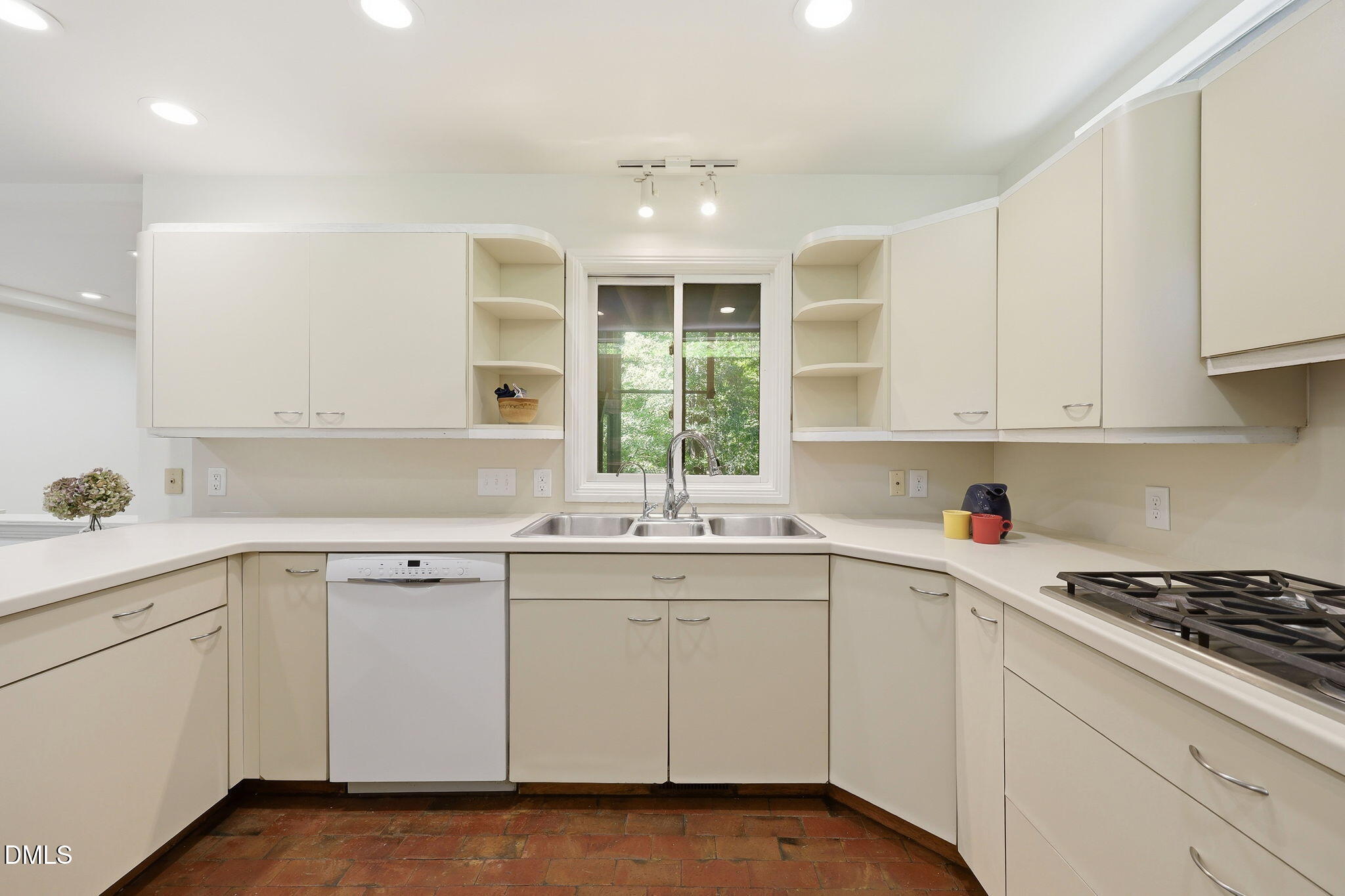 910 Tarik Drive