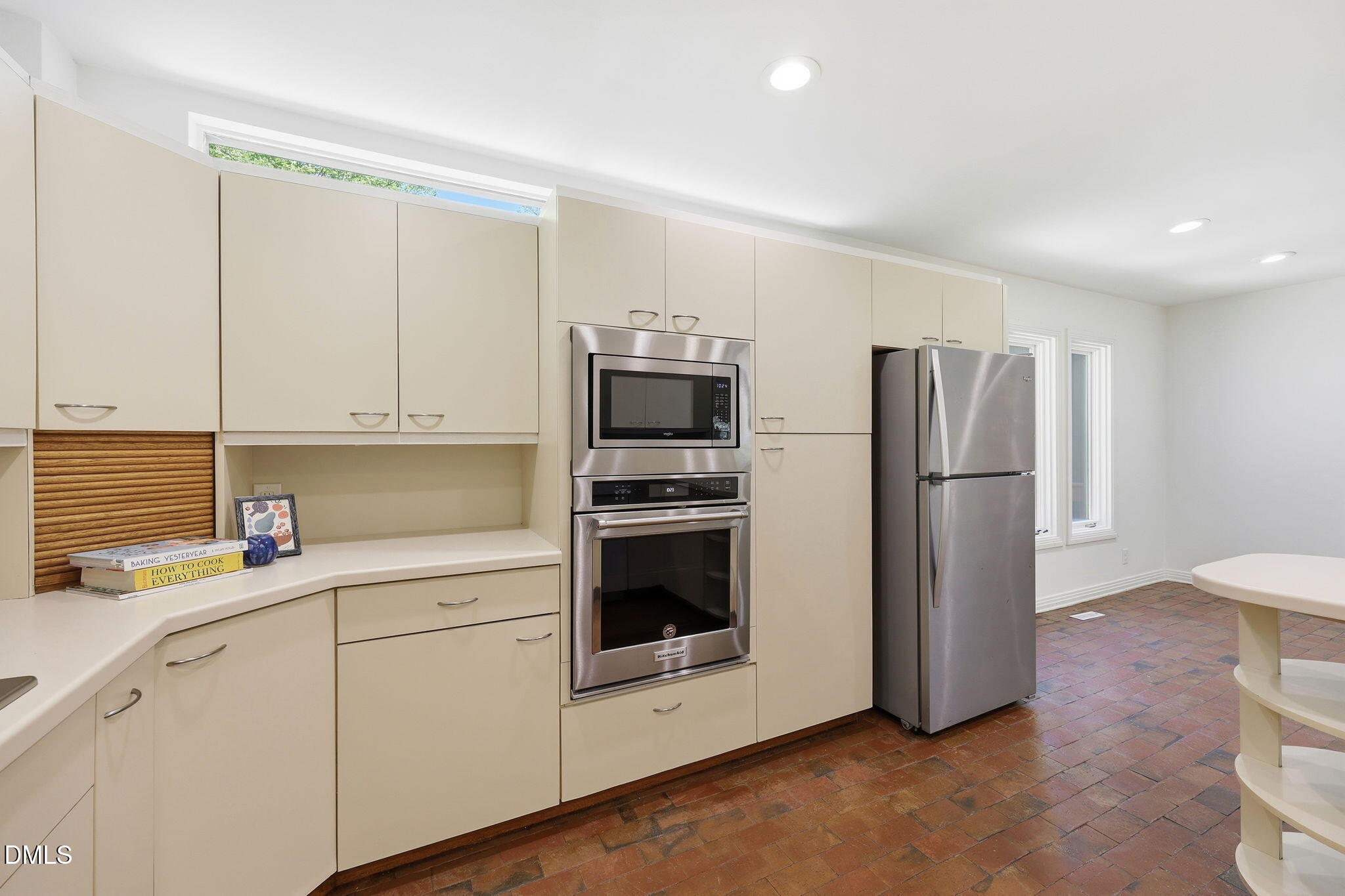 910 Tarik Drive