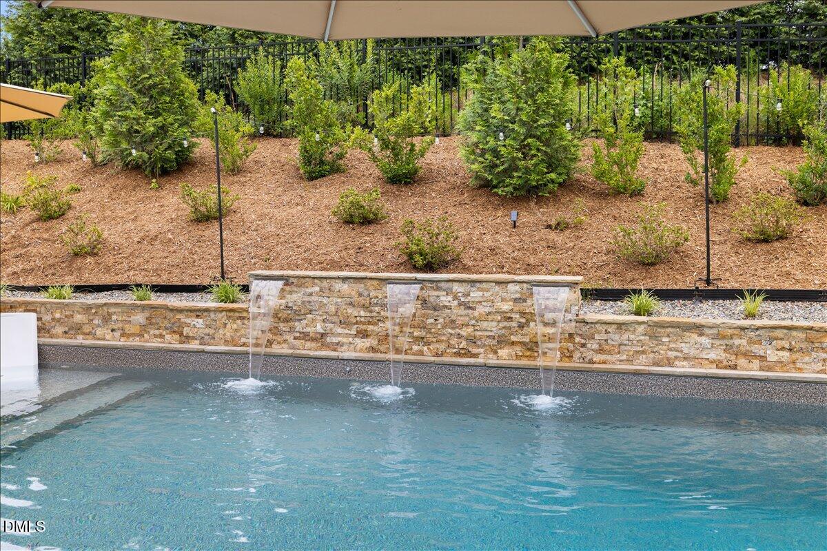 804 Rambling Oaks Lane