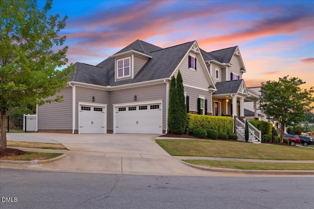 804 Rambling Oaks Lane