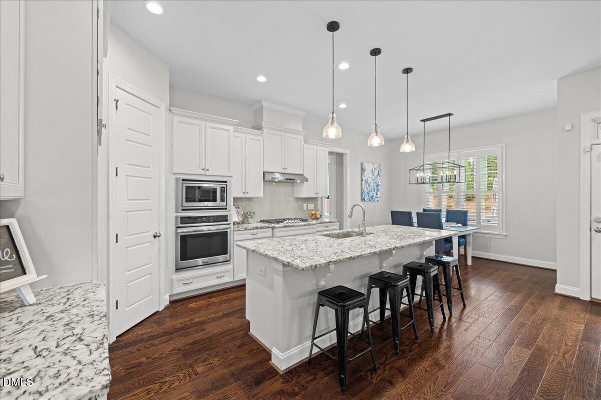 804 Rambling Oaks Lane