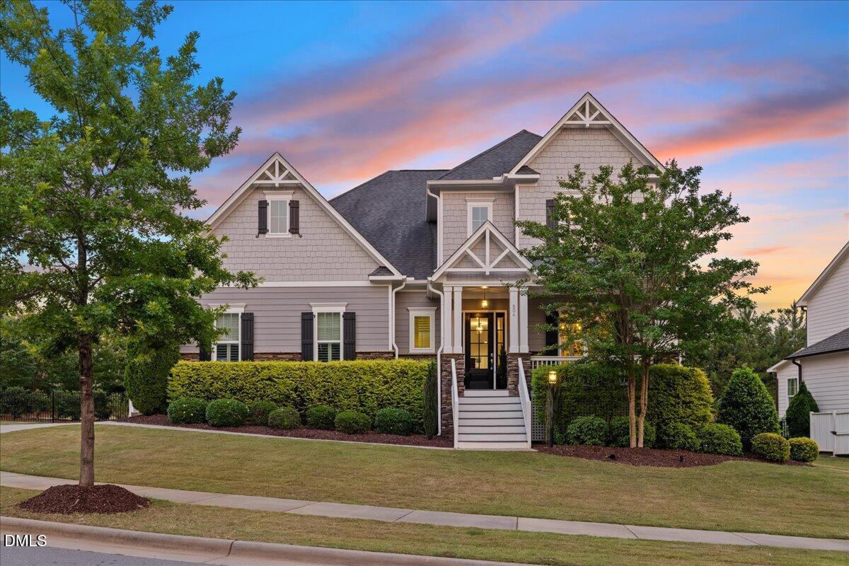 804 Rambling Oaks Lane