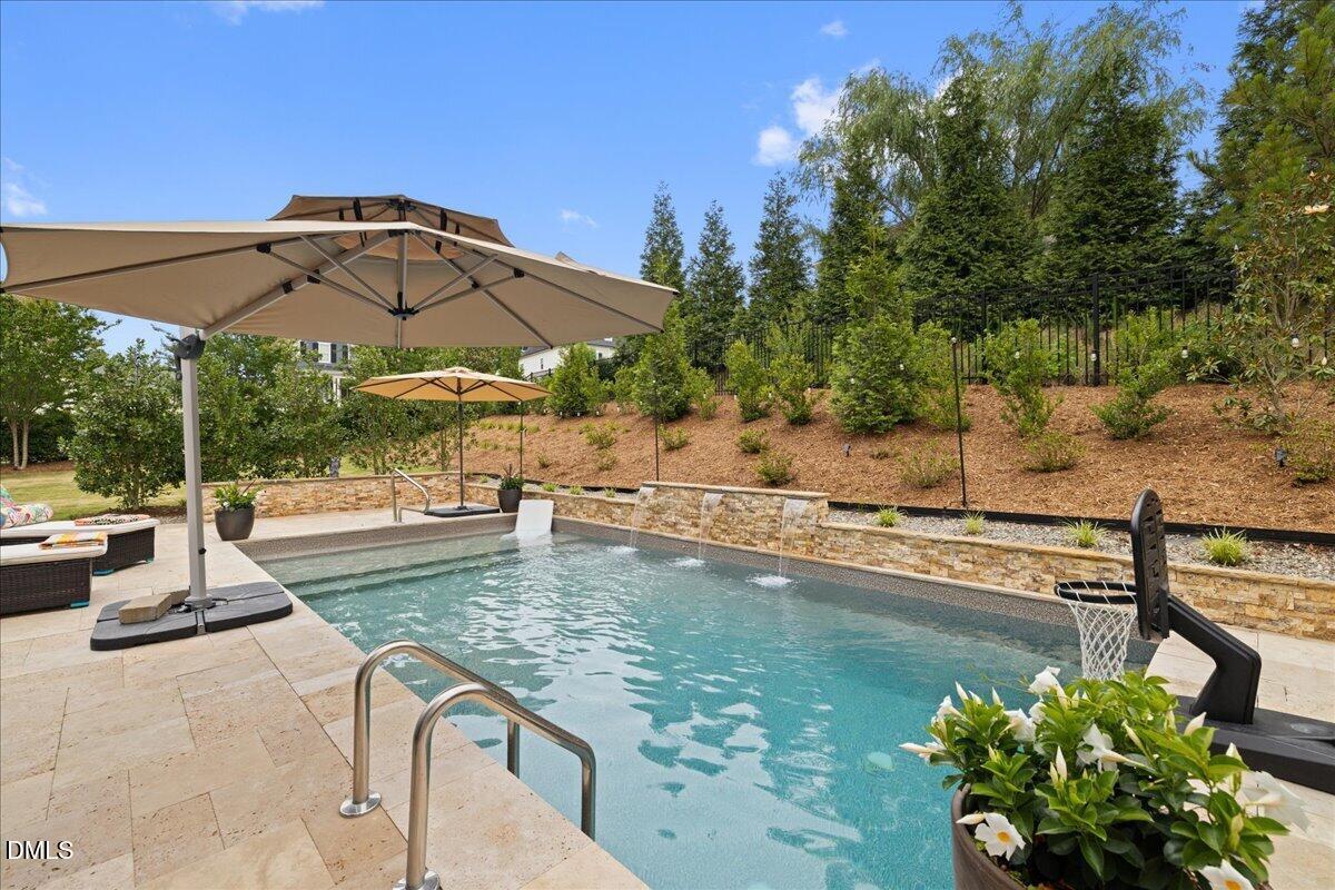 804 Rambling Oaks Lane