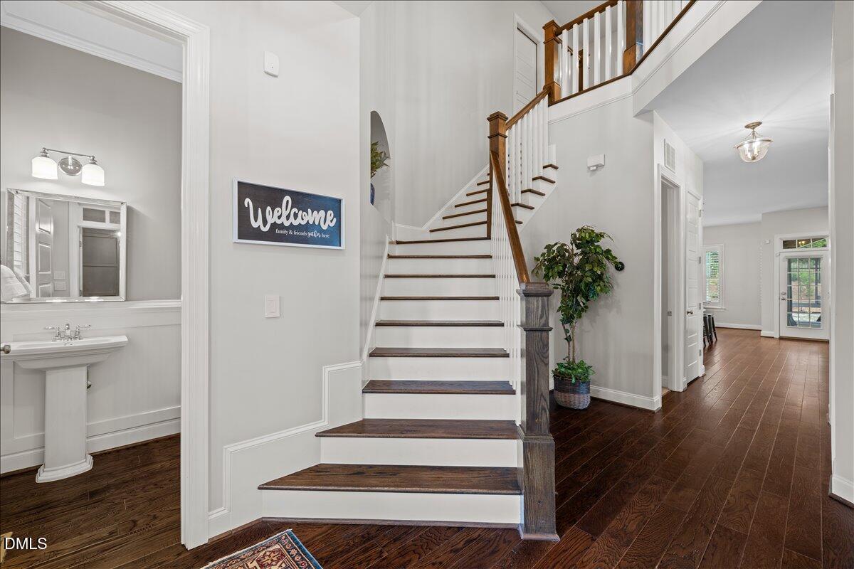 804 Rambling Oaks Lane