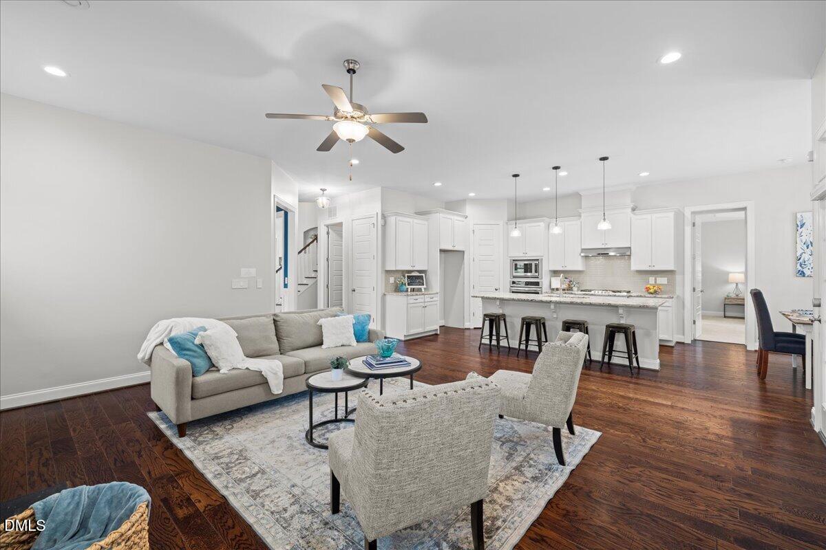 804 Rambling Oaks Lane