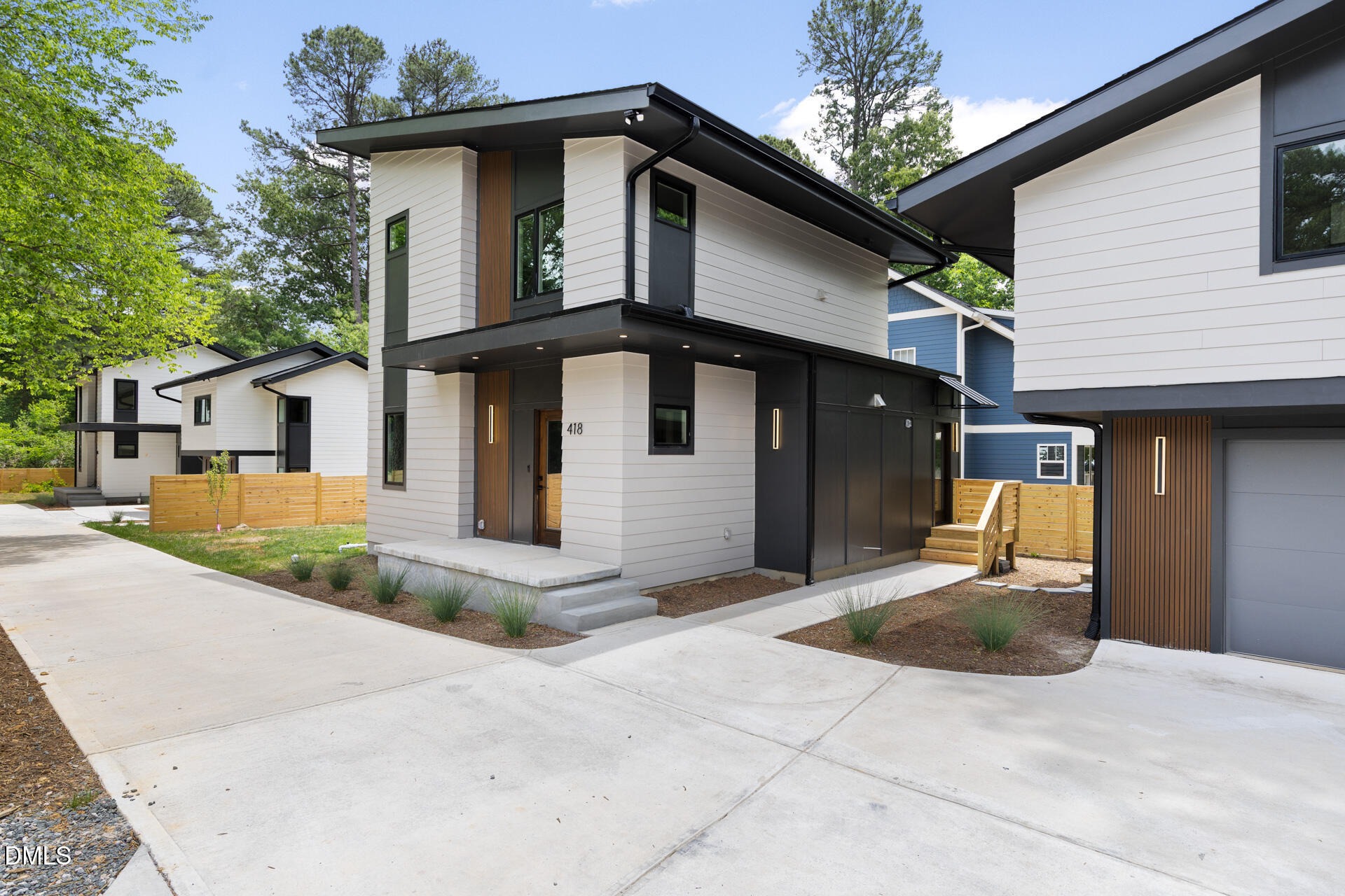 418 E Hammond Street