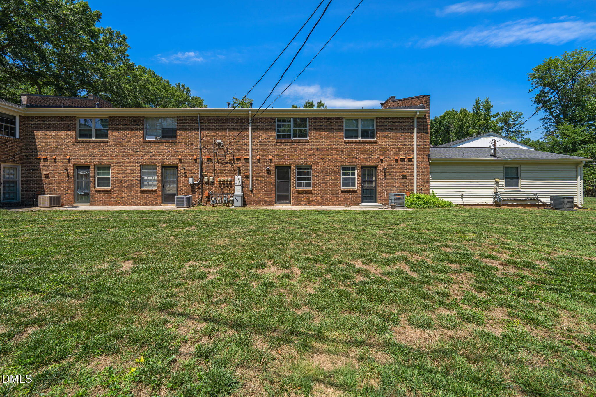1002 Willow Drive Apt 6